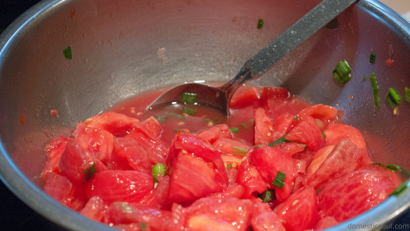 Tomato Salad Recipe from domesticsoul.com